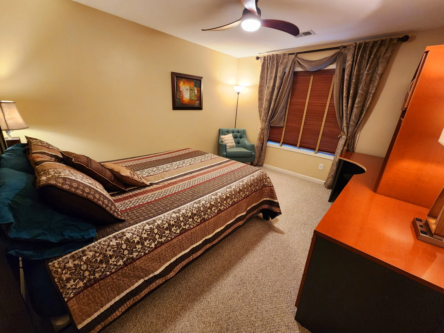 Queen bedroom (entry level, half bath)